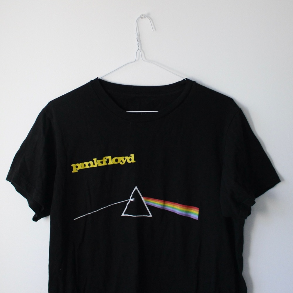 🌟2/$14🌟 Pink Floyd The Dark Side of the Moon graphic t-shirt